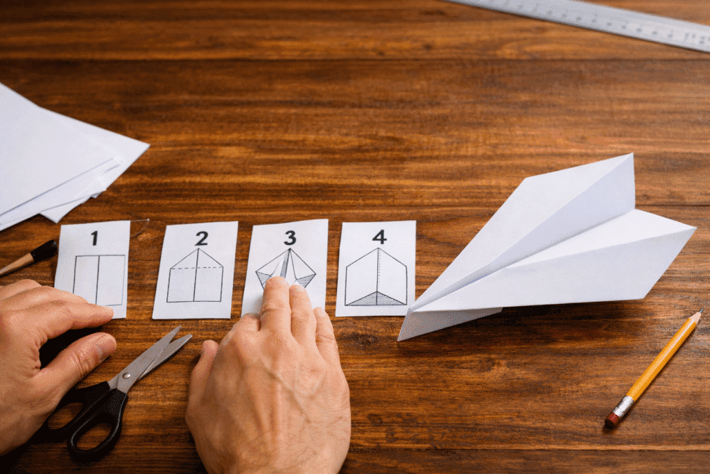 מטוסים מנייר: איך להכין מטוס מנייר שטס רחוק – מדריך כולל סרטונים מטוסים מנייר