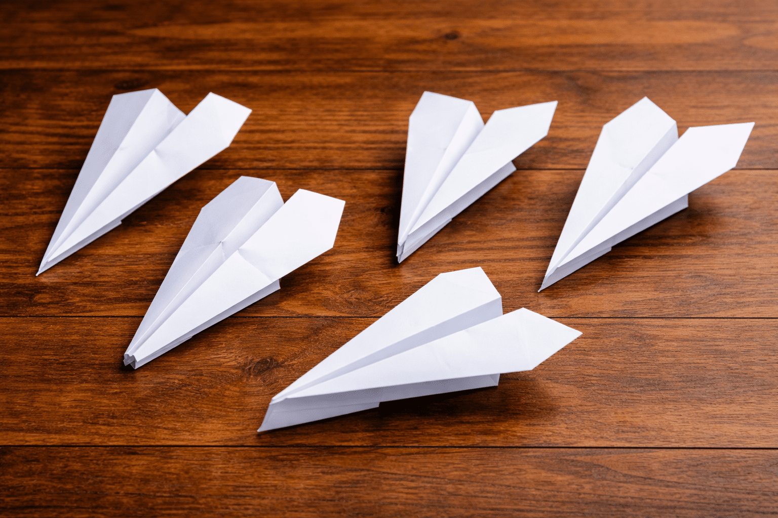 איך להכין מטוס מנייר