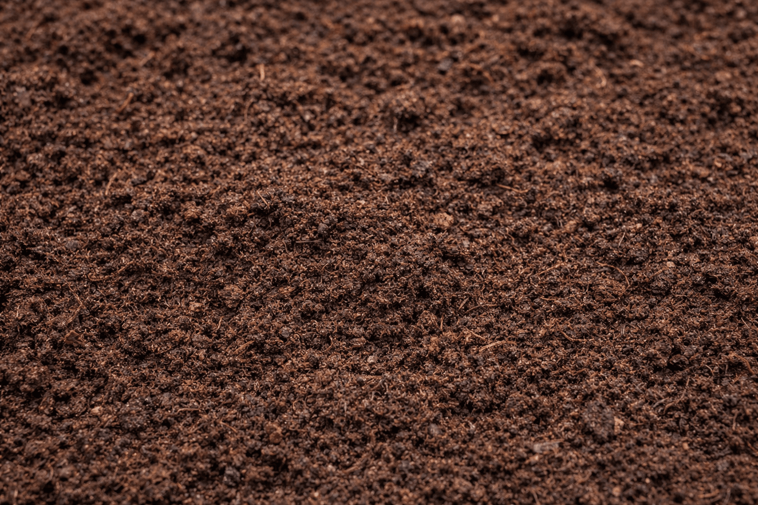 אדמת כבול לגינה